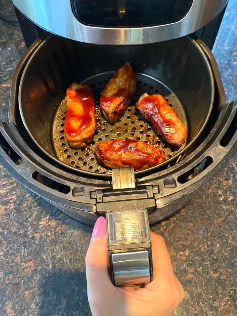 air fryer basket arrangement